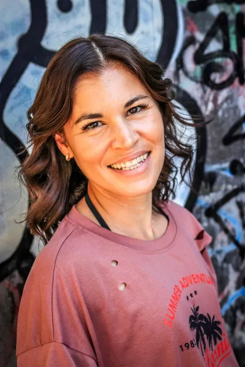 Claudia S. ist ein weibliches People Model mit braunen Augen und braunen Haaren aus Stuttgart