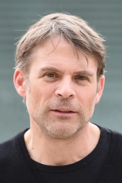 Thomas H. ist ein männliches Actors Model mit braun-grünen Augen und dunkelblonden Haaren aus Stuttgart