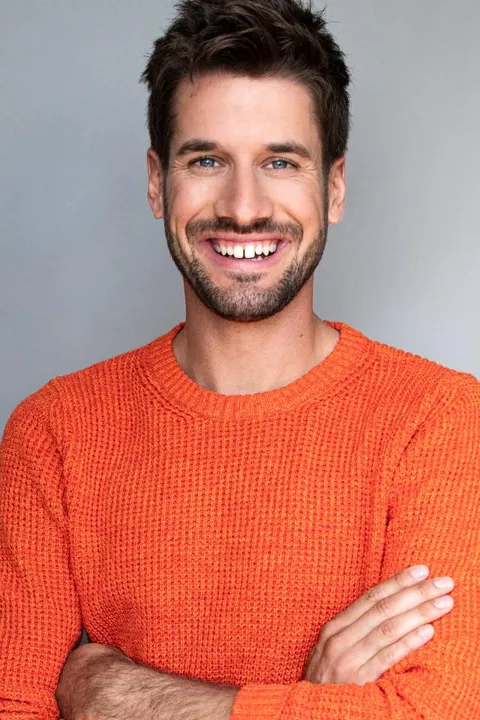Peter O. ist ein männliches Commercials Model mit blauen Augen und braunen Haaren aus München