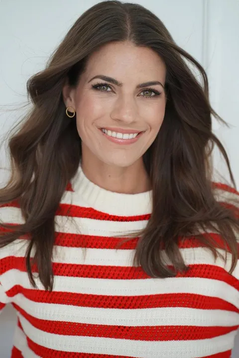 Stefanie D. ist ein weibliches Beauty Model mit braun-grünen Augen und braunen Haaren aus Mannheim