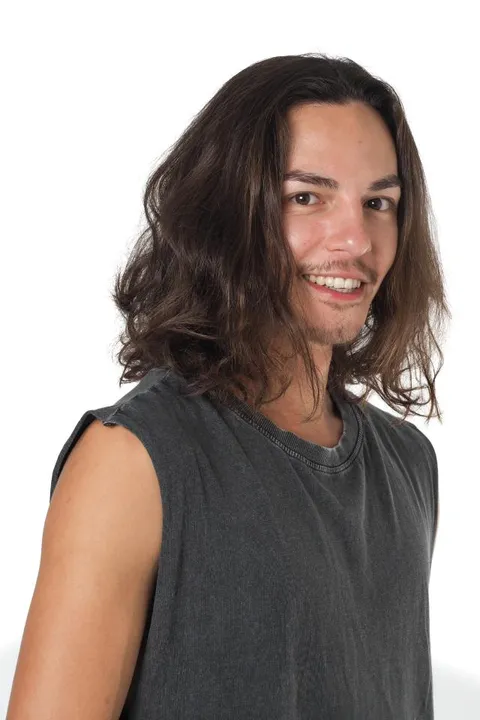 Thao-Nathan N. ist ein männliches People Model mit braunen Augen und dunkelbraunen Haaren aus Stuttgart