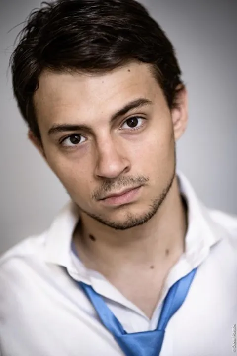Yevgeniy S. ist ein männliches Actors Model mit braunen Augen und braunen Haaren aus Stuttgart