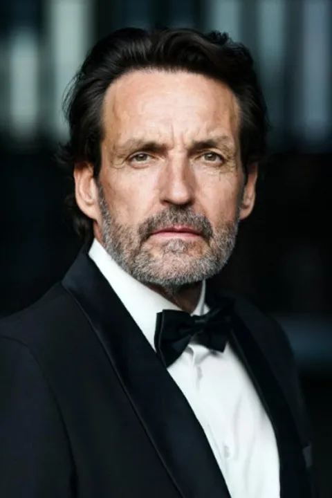Armin L. ist ein männliches Best Ager Model mit braunen Augen und dunkelbraunen Haaren aus München