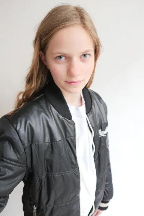 4. Bild von Lucie L. aus seiner Sedcard