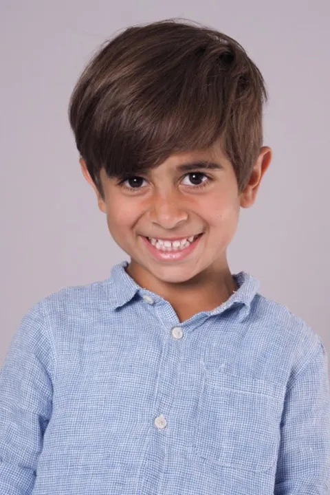 Eren Hasan Y. ist ein männliches People Model mit braunen Augen und braunen Haaren aus Stuttgart