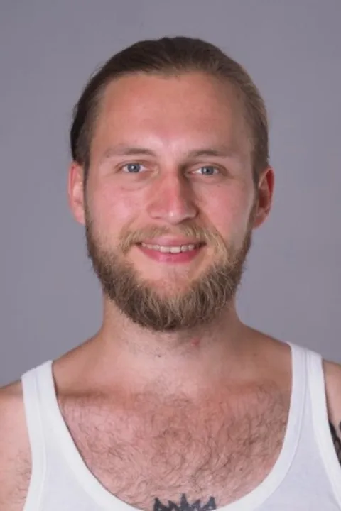 Daniel H. ist ein männliches People Model mit grau-blauen Augen und blonden Haaren aus Stuttgart