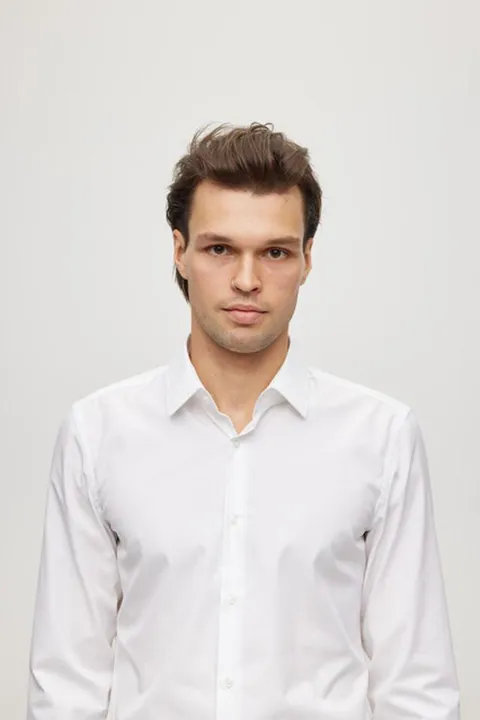 Eric V. ist ein männliches People Model mit braunen Augen und braunen Haaren aus Stuttgart