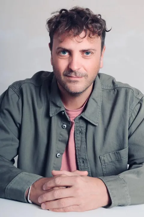 Stefan W. ist ein männliches Actors Model mit blau-grauen Augen und dunkelblonden Haaren aus Frankfurt