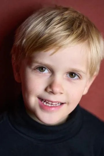 Paul P. ist ein männliches People Model mit braun-grünen Augen und blonden Haaren aus Stuttgart
