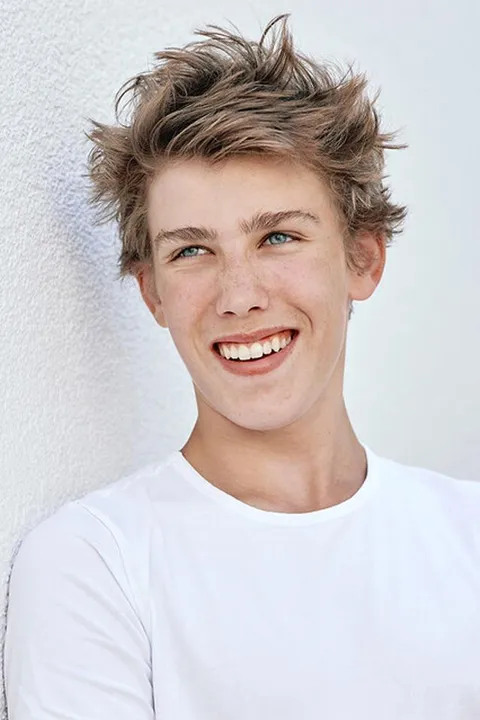 Tom W. ist ein männliches People Model mit blauen Augen und blonden Haaren aus Stuttgart