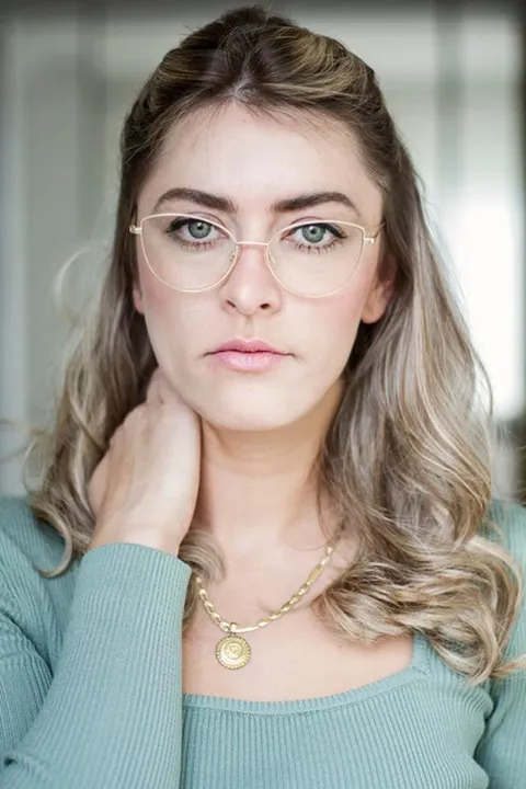 1. Bild von Laura Joelle L. aus seiner Sedcard