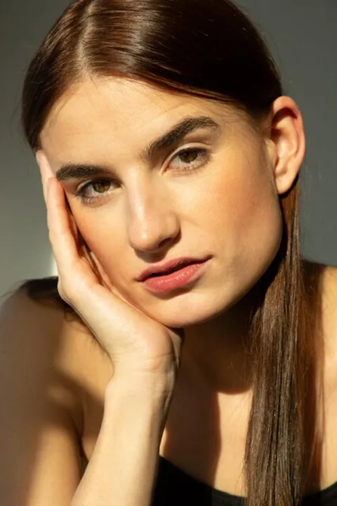 Johanna Sophie L. ist ein weibliches Beauty Model mit grün-braunen Augen und rot-braunen Haaren aus Stuttgart