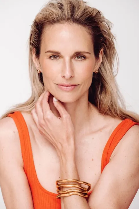 Kristina S. ist ein weibliches Beauty Model mit braun-grünen Augen und blonden Haaren aus München