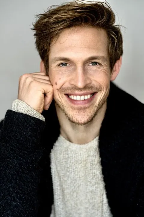 Steffen W. ist ein männliches Sport Model mit grün-blauen Augen und dunkelblonden Haaren aus Frankfurt