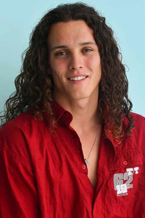 Fabio R. ist ein männliches People Model mit braun-grünen Augen und dunkelbraunen Haaren aus Tübingen