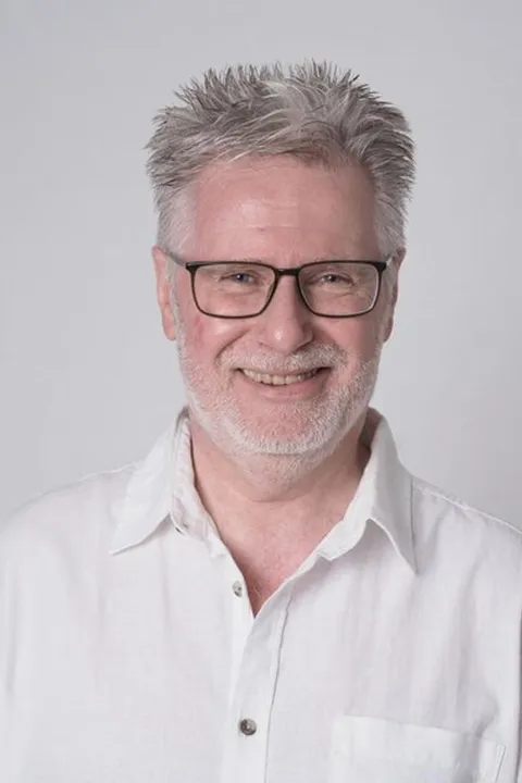 Peter B. ist ein männliches People Model mit blauen Augen und gräulichen Haaren aus Stuttgart