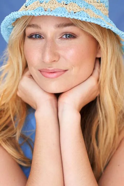 Larissa G. ist ein weibliches Sport Model mit blauen Augen und blonden Haaren aus Stuttgart