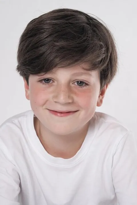 Victor T. ist ein männliches People Model mit blau-grauen Augen und dunkelblonden Haaren aus Stuttgart