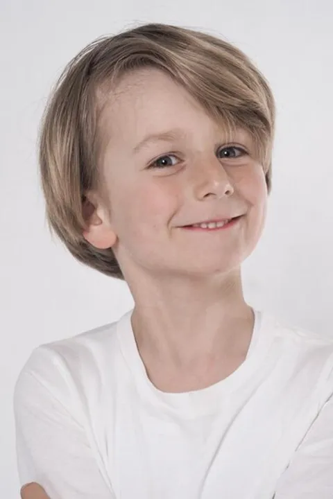 Vincent T. ist ein männliches People Model mit blau-grauen Augen und blonden Haaren aus Stuttgart