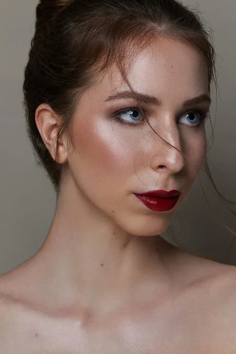 Claudia L. ist ein weibliches Beauty Model mit blauen Augen und hellbraunen Haaren aus Mannheim