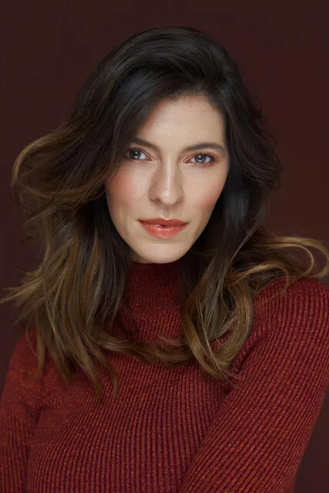 Eva S. ist ein weibliches Commercials Model mit grünen Augen und braunen Haaren aus Frankfurt