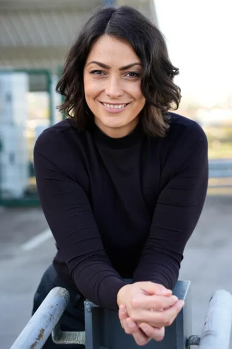 Kristin W. ist ein weibliches Fashion Model mit braunen Augen und dunkelbraunen Haaren aus Frankfurt