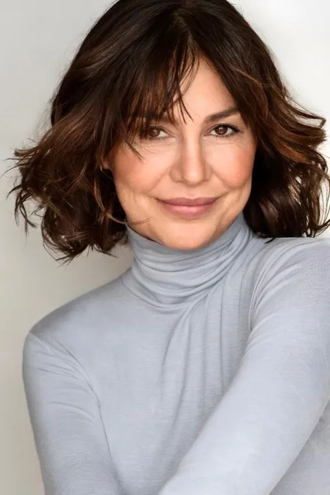 Dunja I. ist ein weibliches Actors Model mit braunen Augen und  braun en Haaren aus Düsseldorf