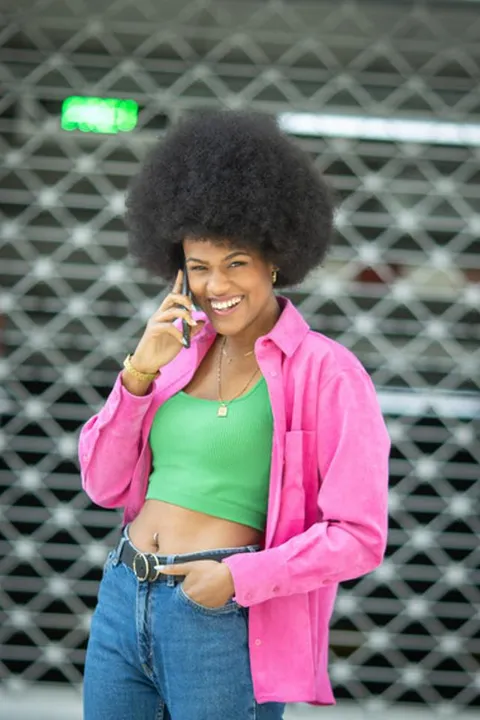 Cora A. ist ein weibliches People of Color Model mit braunen Augen und schwarzen Haaren aus Stuttgart