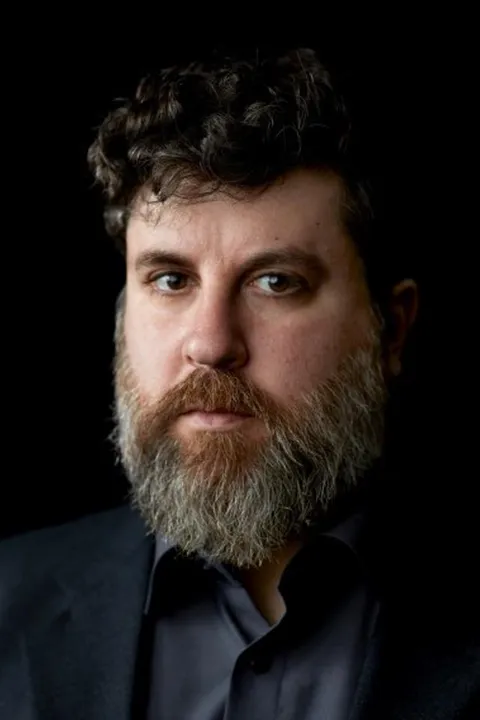 Alfredo Z. ist ein männliches Actors Model mit grün-braunen Augen und braunen Haaren aus Stuttgart