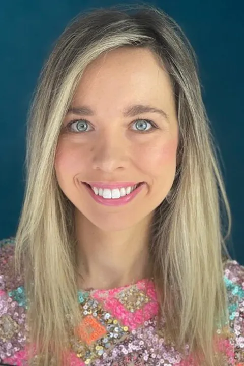 Sylvie R. ist ein weibliches Actors Model mit blauen Augen und dunkelblonden Haaren aus Stuttgart