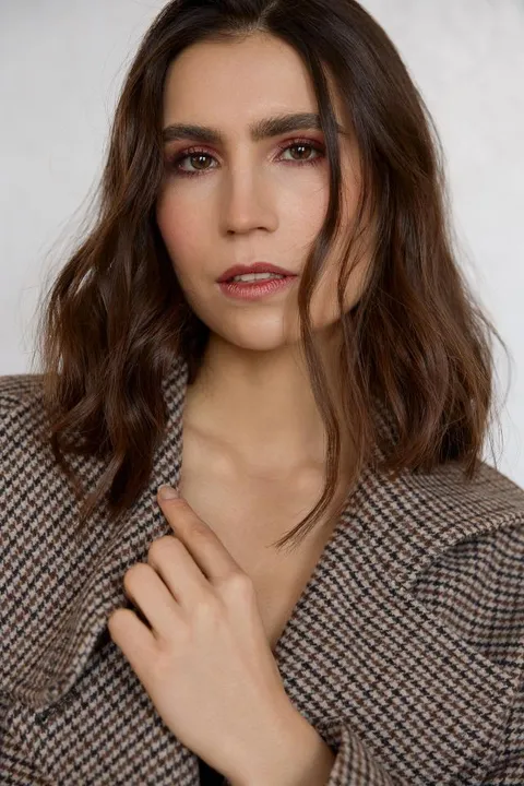 Katalina B. ist ein weibliches Sport Model mit braun-grünen Augen und braunen Haaren aus Mannheim