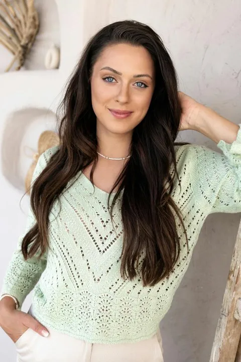Marisa D. ist ein weibliches Beauty Model mit blauen Augen und dunkelbraunen Haaren aus München