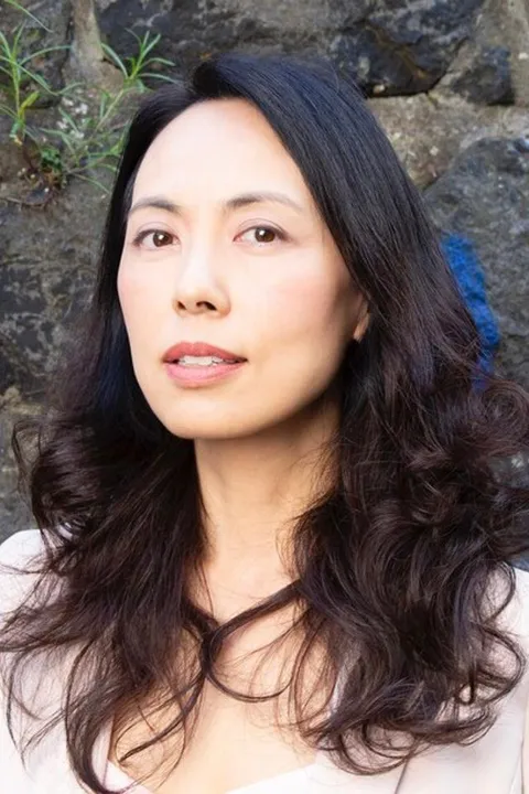 Yi C. ist ein weibliches Fashion Model mit braunen Augen und schwarzen Haaren aus Düsseldorf