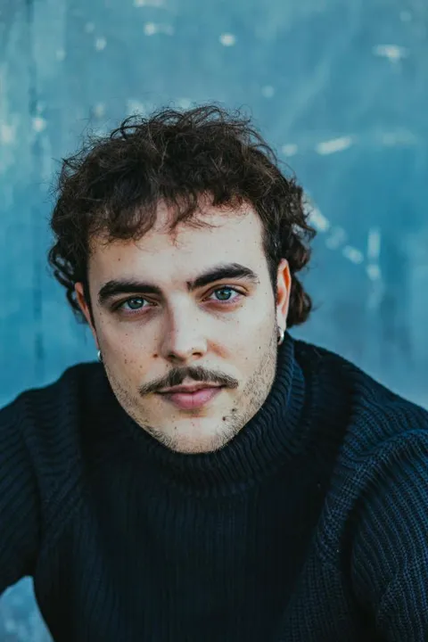 Tim K. ist ein männliches Actors Model mit grün-blauen Augen und dunkelbraunen Haaren aus Mannheim