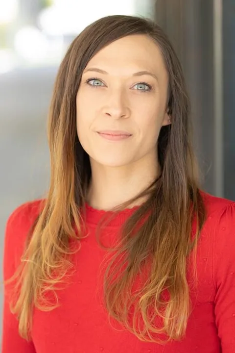 Susanne H. ist ein weibliches People Model mit blau-grauen Augen und braunen Haaren aus Stuttgart