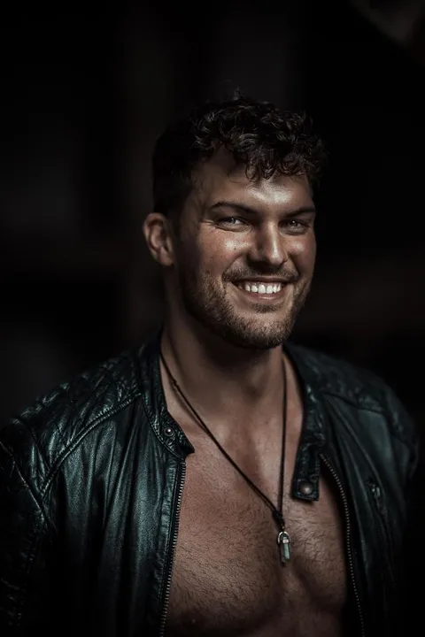 Marco B. ist ein männliches Sport Model mit blau-grünen Augen und braunen Haaren aus Freiburg