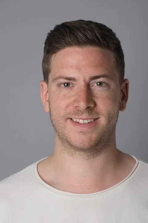 Markus R. ist ein männliches People Model mit blau-grünen Augen und dunkelblonden Haaren aus Stuttgart