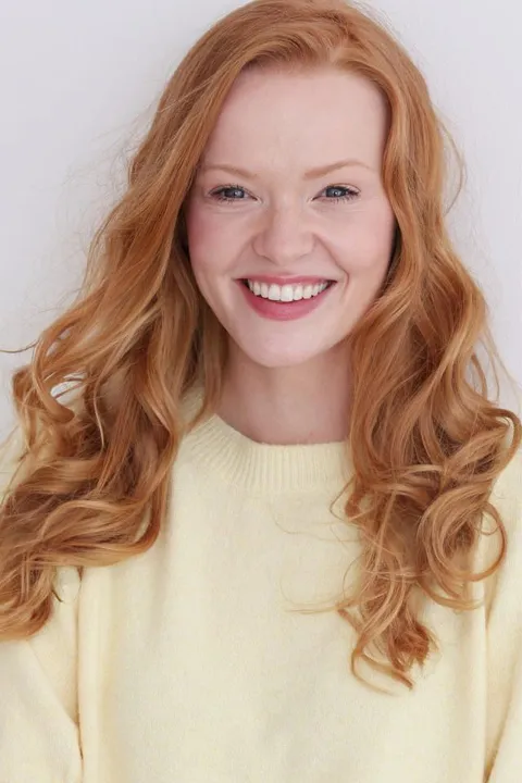Annalene W. ist ein weibliches Commercials Model mit blauen Augen und rot-blonden Haaren aus Köln