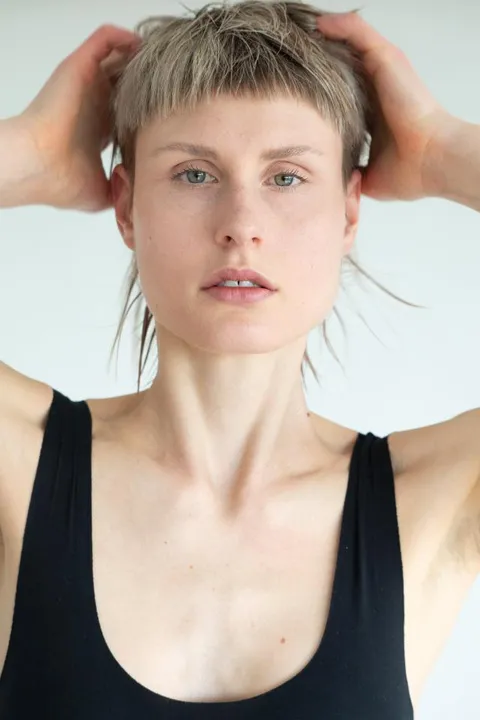 Katharina  D. ist ein weibliches Fashion Model mit blau-grünen Augen und blonden Haaren aus Stuttgart