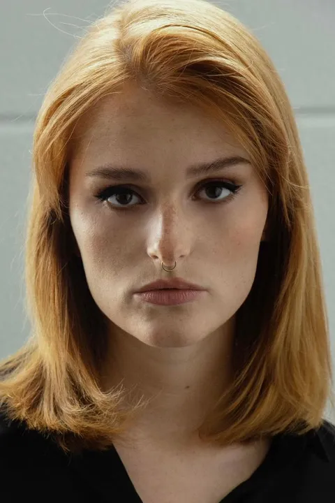 Miria K. ist ein weibliches Beauty Model mit braunen Augen und rot-blonden Haaren aus Köln