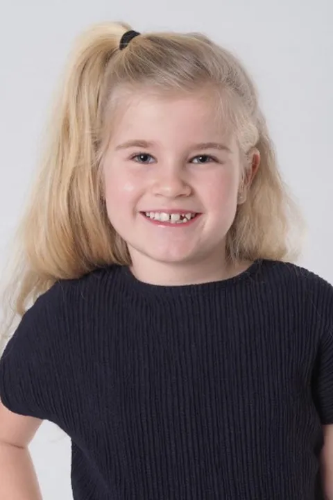 3. Bild von Amilia A. aus seiner Sedcard