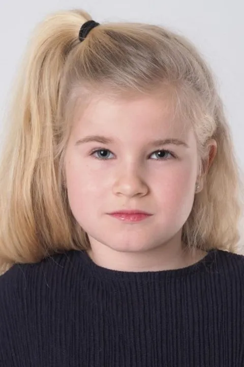 2. Bild von Amilia A. aus seiner Sedcard