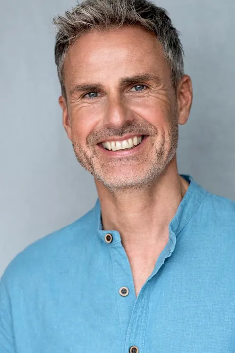 Steffen F. ist ein männliches Best Ager Model mit blauen Augen und gräulichen Haaren aus Nürnberg