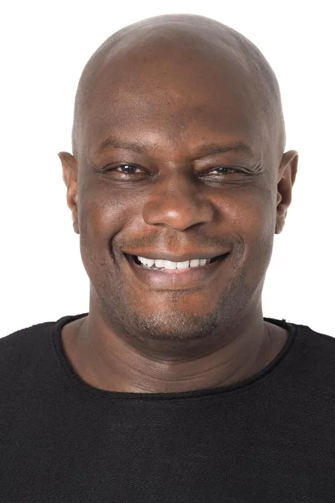 Robert K. ist ein männliches People Model mit braunen Augen und Glatzeen Haaren aus Stuttgart