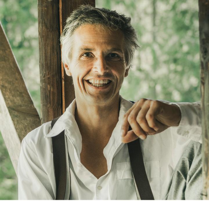 Andreas J. ist ein männliches Actors Model mit braunen Augen und braunen Haaren aus Stuttgart
