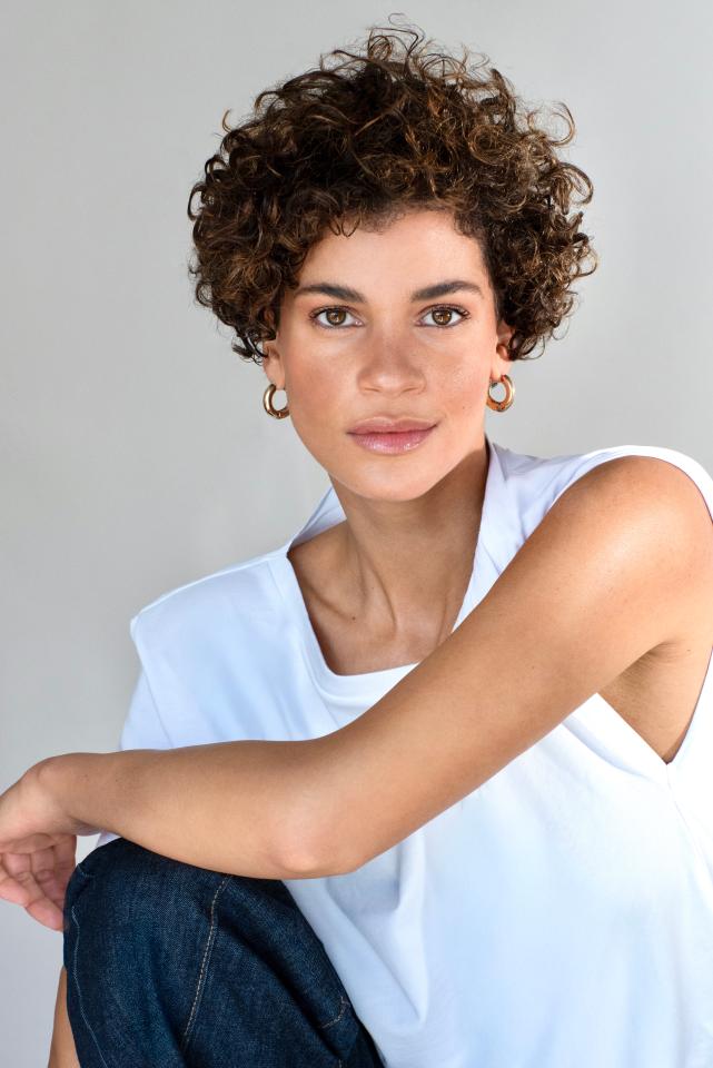 Hannah W. ist ein weibliches Fashion Model mit braunen Augen und braunen Haaren aus München