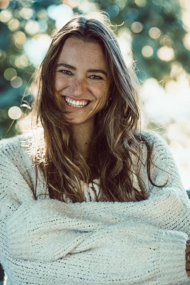 Lea B. ist ein weibliches Models Model mit braunen Augen und hellbraunen Haaren aus München