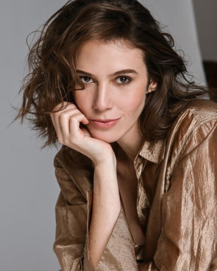 Martina K. ist ein weibliches Mainboard Model mit braunen Augen und hellbraunen Haaren aus Nürnberg