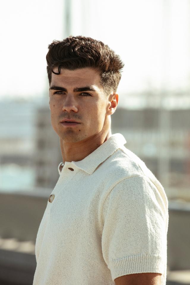 Marius E. ist ein männliches Sport Model mit braunen Augen und schwarzen Haaren aus Köln