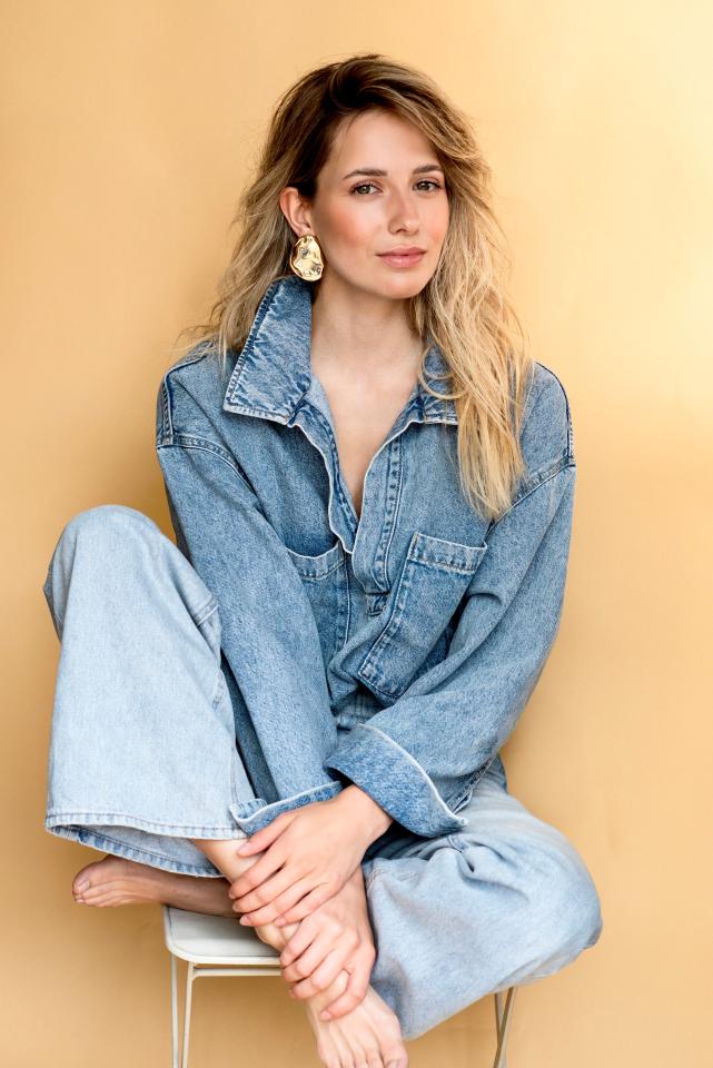 2. Bild von Josefine J. aus seiner Sedcard